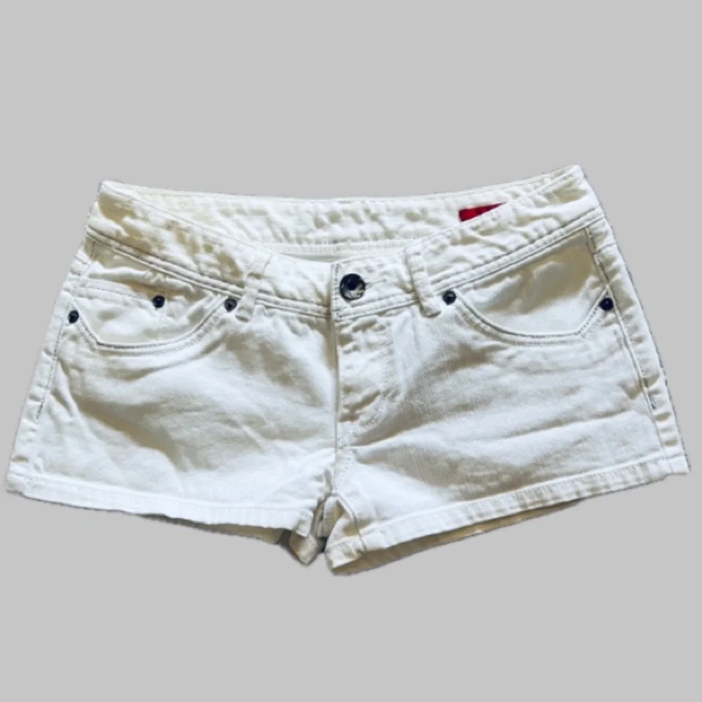 X2 Quality Denim White Jean Shorts Size 4 - Picture 2 of 5